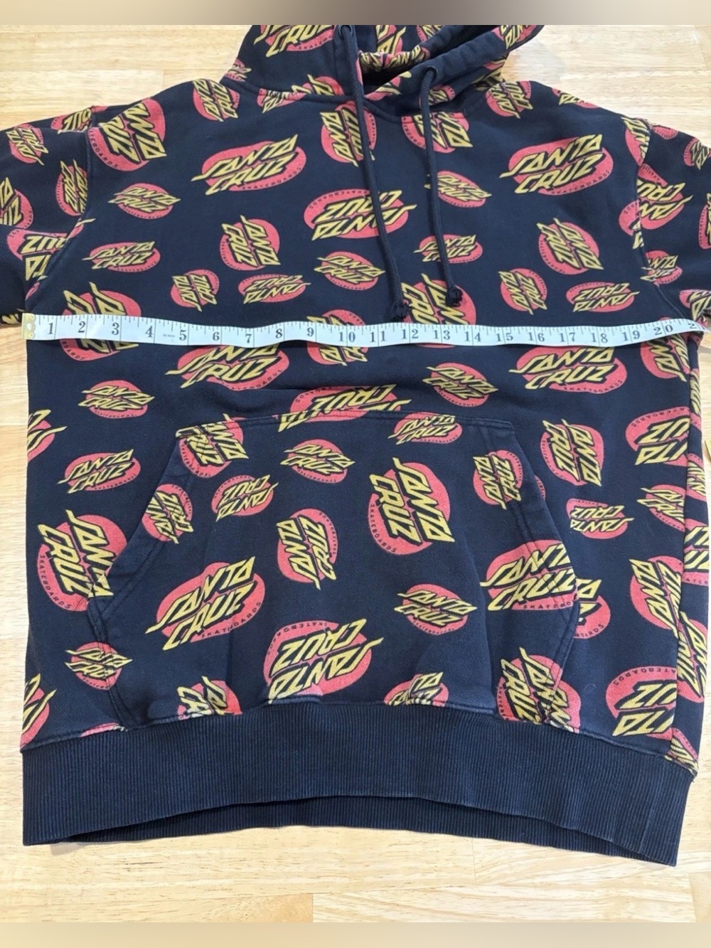 Santa Cruz Hoodie All Over Print AOP Sweater Size Small Skateboarding Black Y2K - Picture 6 of 8